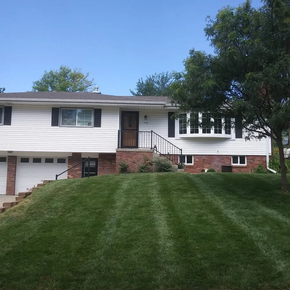 Custom garden landscaping in Omaha, NE - We Mow Omaha