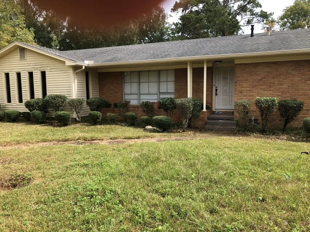 Trusted yard maintenance for beautiful yards in Petal, MS by Weber’s Lawn Care