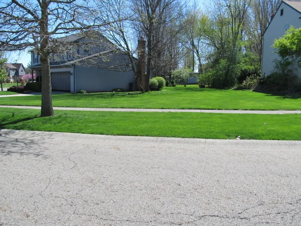 Custom garden landscaping for homes across Pickerington, OH - Weed Busters