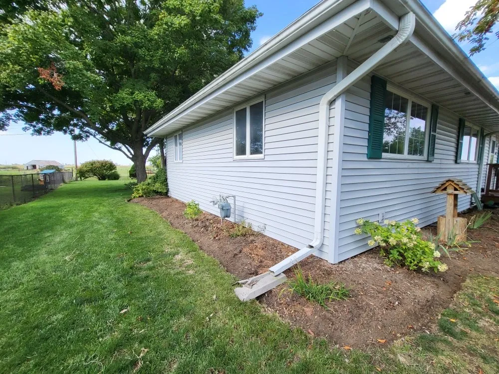 Reliable yard maintenance in Normal, IL - Weed-It-Out