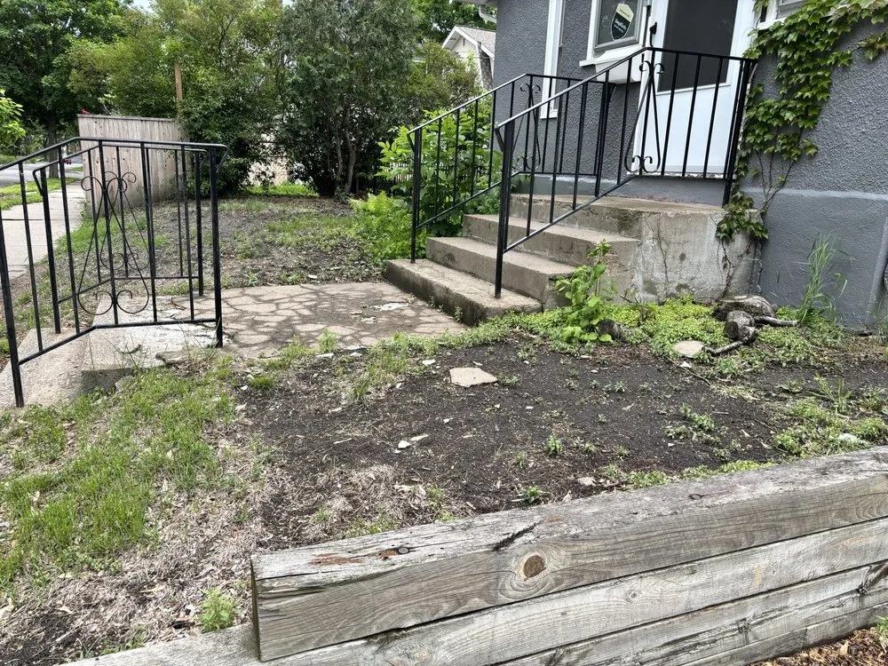 Top-rated yard cleanup service for beautiful yards in Burnsville, MN by Weed Man