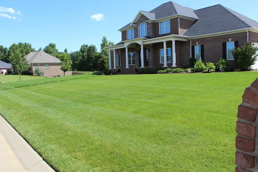 Local outdoor landscaping experts serving Paducah, KY - Weed Man