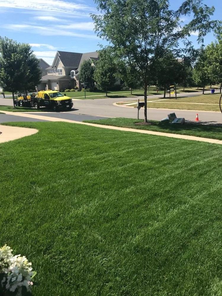 Reliable garden landscaping near you in Sugar Grove, IL by Weed Man