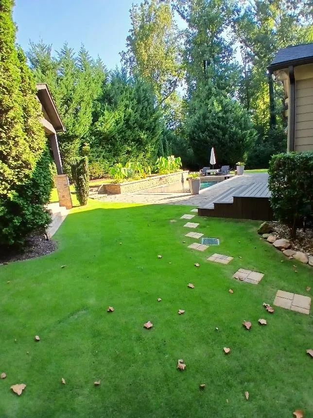 Local garden landscaping for year-round maintenance in Suwanee, GA by Weed Man