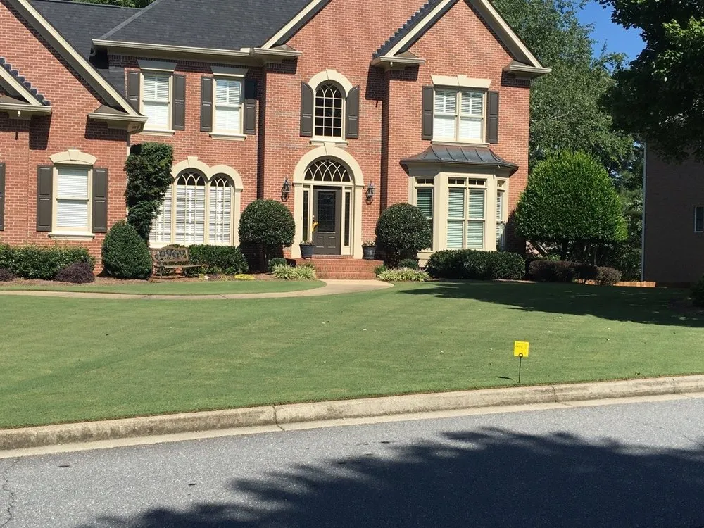 Local landscaping services experts serving Suwanee, GA - Weed Man