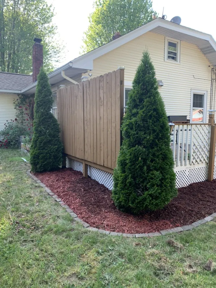 Custom outdoor landscaping in Tonawanda, NY by Weed Wackers Landscaping