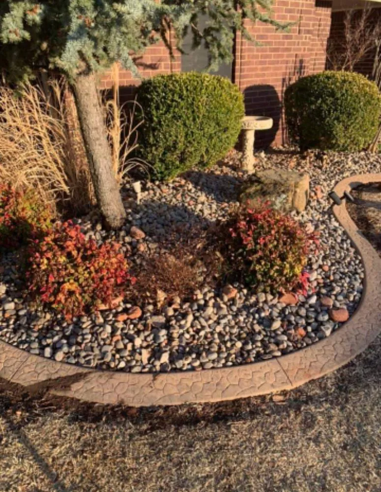 Local lawn care service experts serving Moore, OK - Weed Wackers