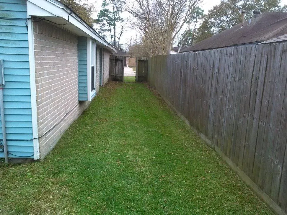 Local lawn mowing service for residential properties in Humble, TX by Weed Whacker Lawn Care