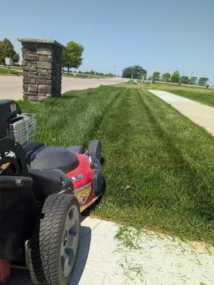 Affordable yard cleanup service in Kearney, NE - Weed Whackers Lawn Service