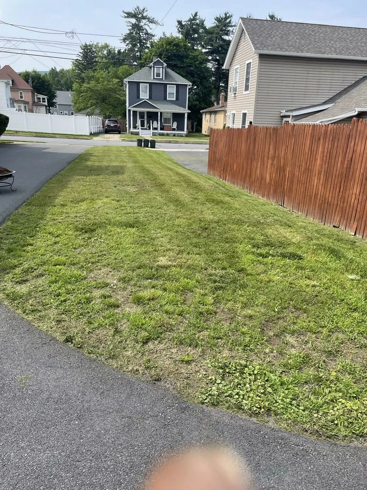 Local yard maintenance in Wilkes-Barre, PA by Weedeater Kingz