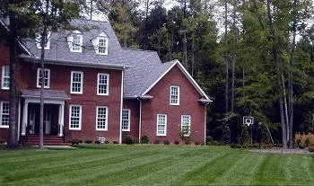 Professional lawn care service in Glen Allen, VA - Weeded Lawn Service