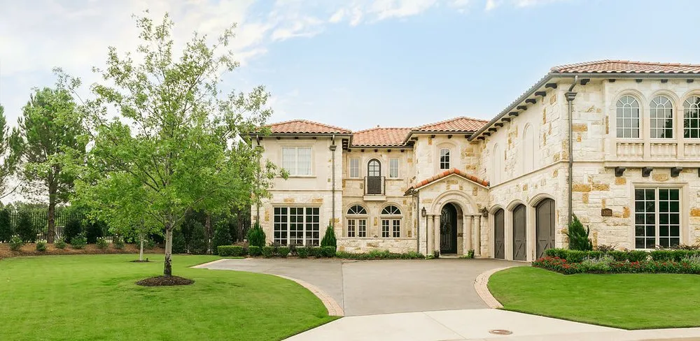 Trusted lawn mowing service experts serving Lewisville, TX - Weedex Lawn Care