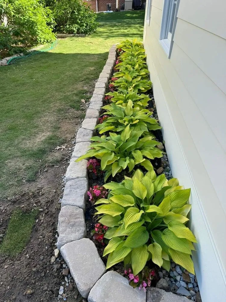 Reliable residential landscaping experts serving Kalamazoo, MI - Weedmo Services