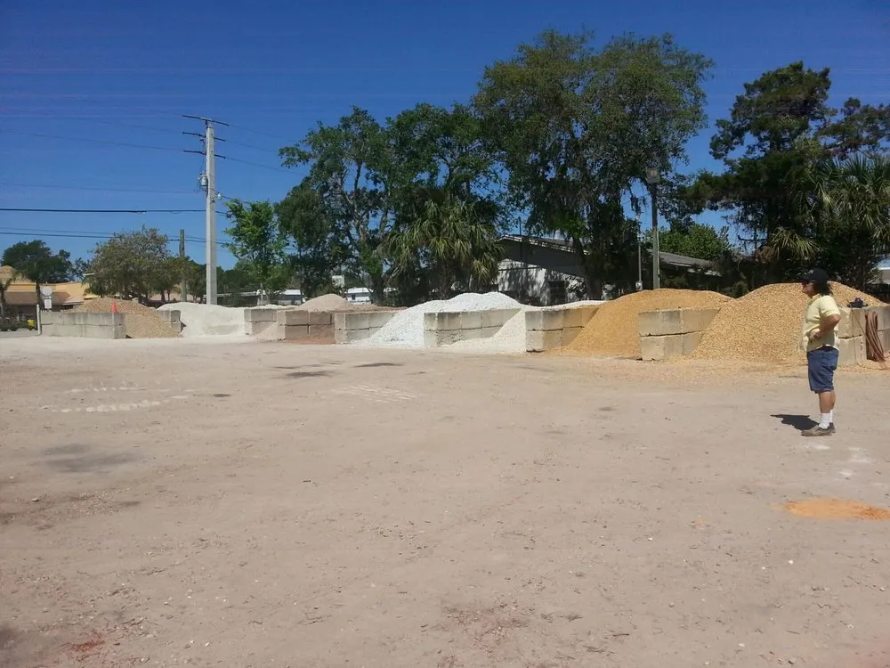 Professional lawn mowing service in Ormond Beach, FL - Weedo's Landscape Supply