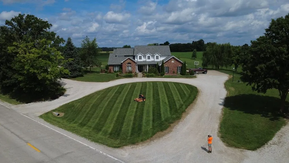 Affordable lawn care service in Waterloo, IL by Weedwackers Lawncare