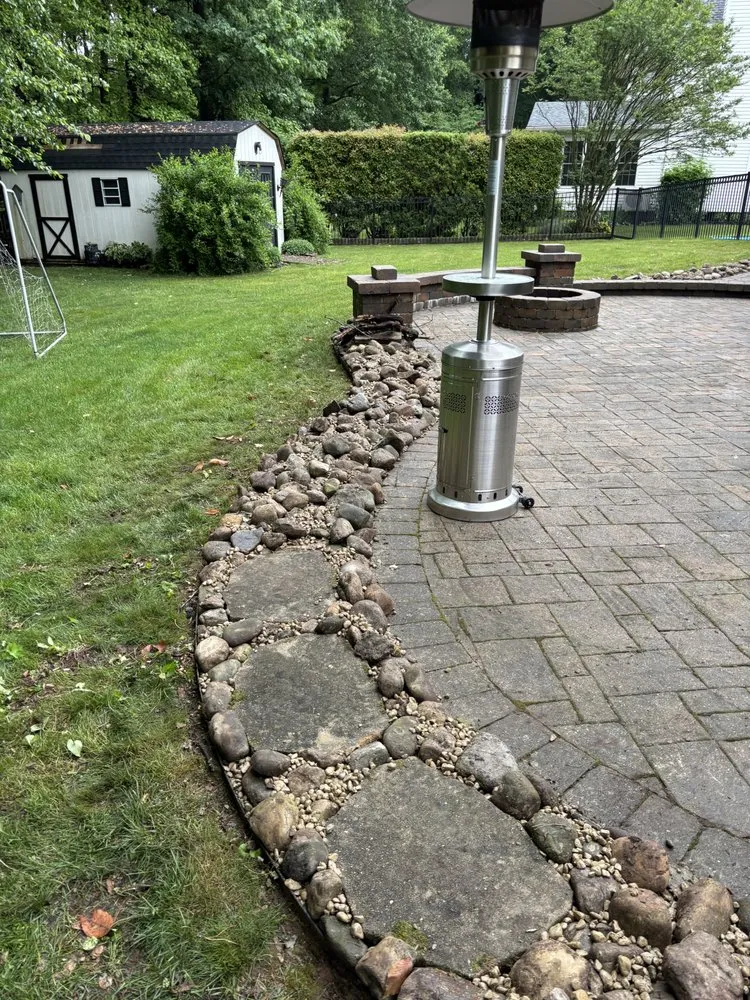 Custom yard maintenance in Woolwich Township, NJ by Weedwurx