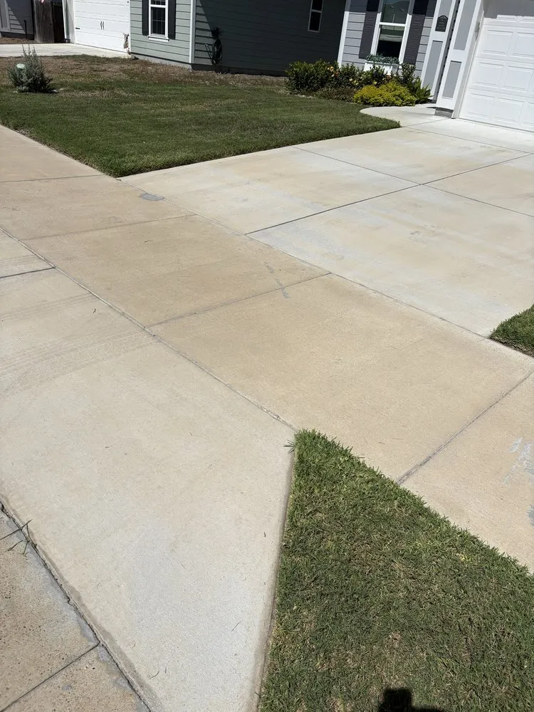 Affordable yard maintenance in CTY BY THE SE, TX by Weekend Warrior Land Management