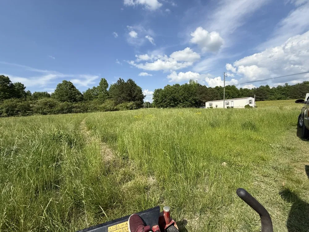 Custom lawn mowing service experts serving Carbon Hill, AL - Weekend Warrior Lawn Care