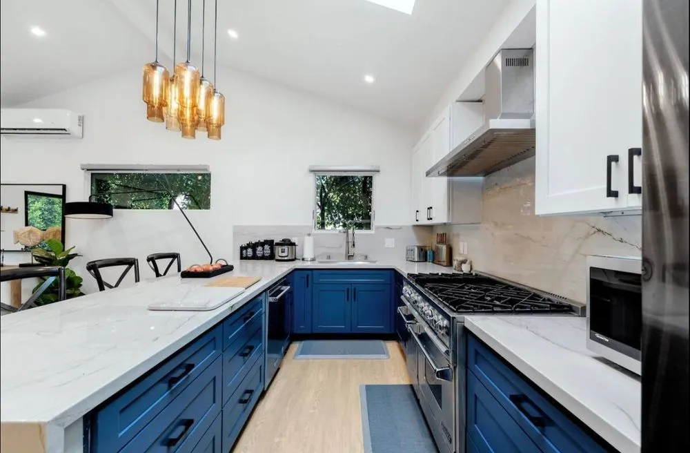 Top-rated lawn mowing service in Tarzana, CA by Wefiks