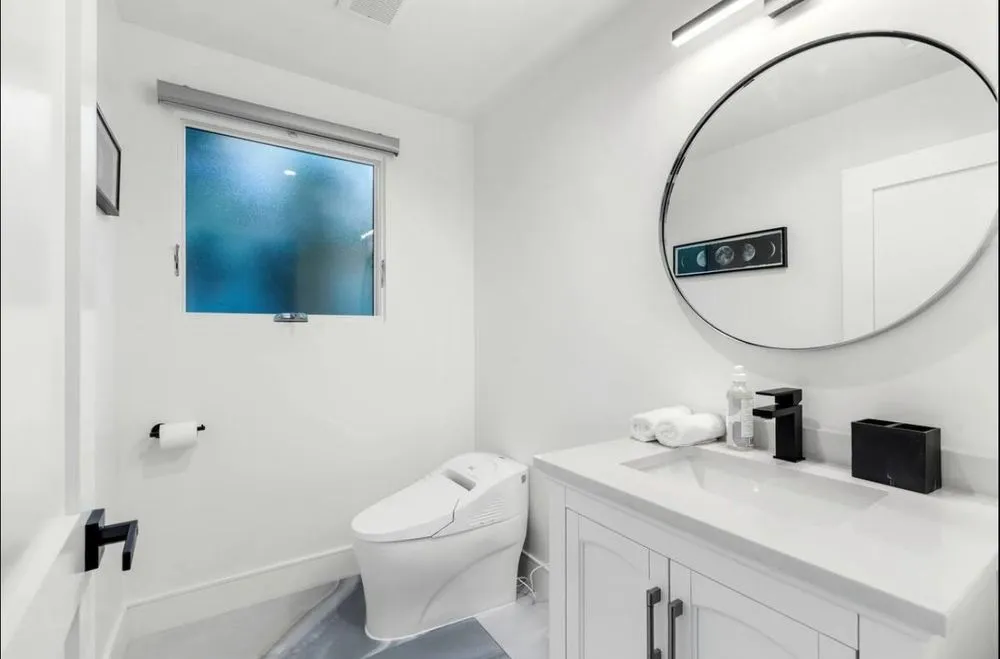 Top-rated lawn mowing service with custom design across Tarzana, CA - Wefiks