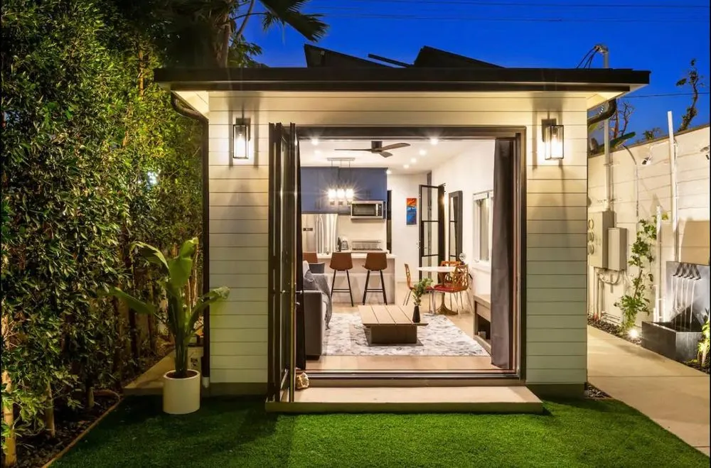 Professional residential landscaping with custom design across Tarzana, CA - Wefiks