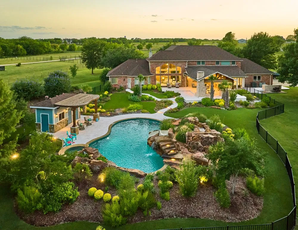 Local garden landscaping in Gunter, TX - Weisz Selection Outdoor Living Specialists