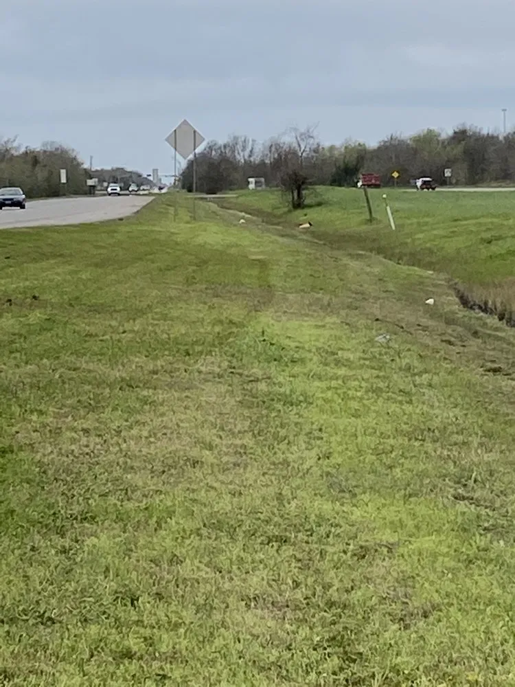 Top-rated yard maintenance experts serving Houston, TX - Weldon Booker Mowing