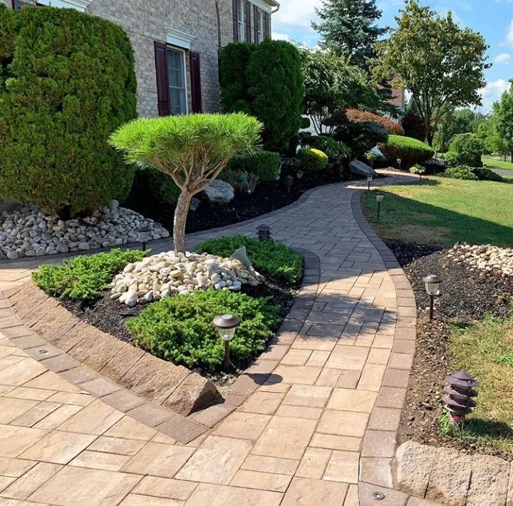 Top-rated residential landscaping experts serving Monsey, NY - Well kept Grounds