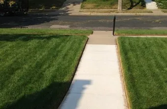 Professional yard maintenance in Hot Springs, AR by Wellspring Lawn Care