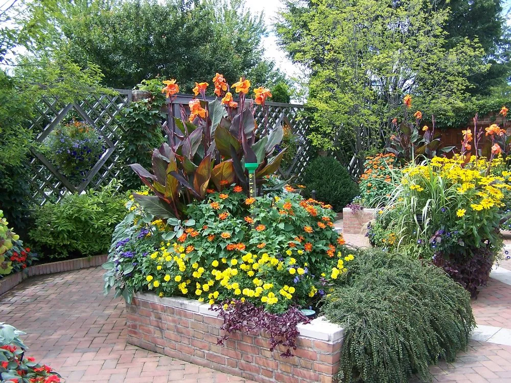 Expert lawn care service experts serving Lake Bluff, IL - Wendt Landscaping