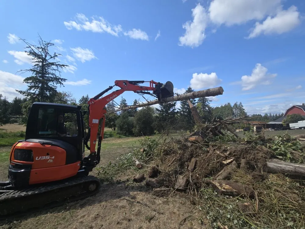 Professional residential landscaping in Lebanon, OR by Wesley's Tractor Service