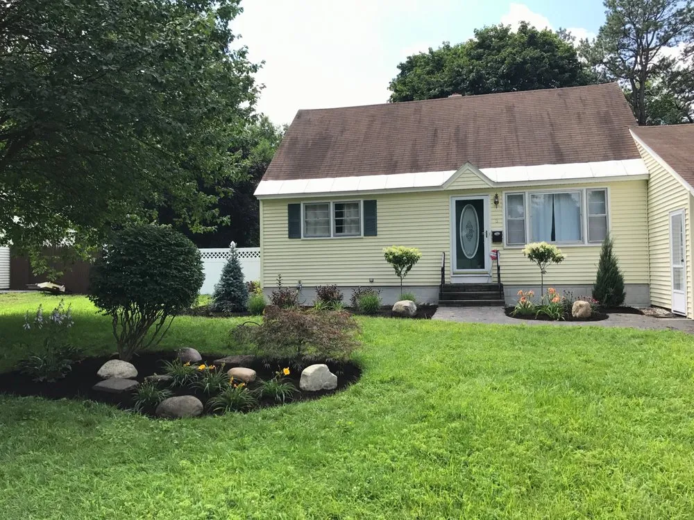 Reliable yard maintenance experts serving Scotia, NY - Wesscapes