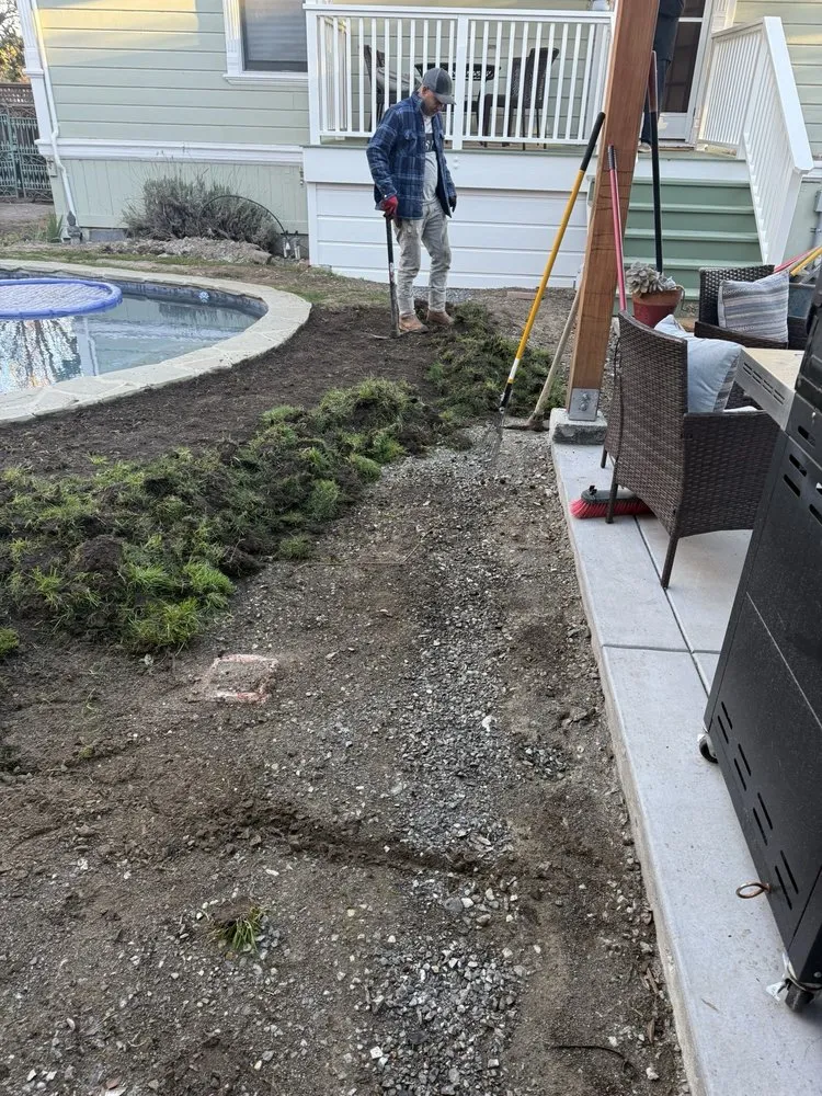 Professional yard maintenance for beautiful yards in Santa Rosa, CA by West Bay Garden