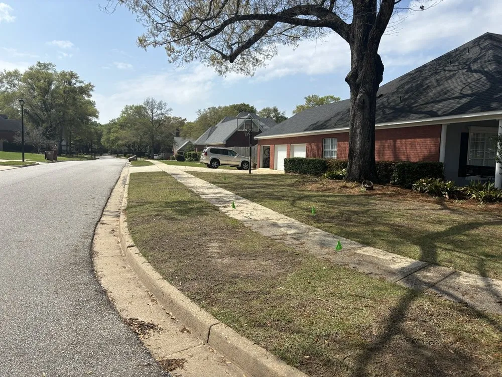 Custom lawn mowing service in Mobile, AL by West Bay Landscape& Lawn