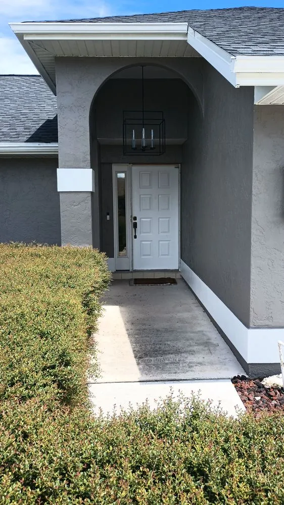 Local yard cleanup service for homes in Bradenton, FL by West Coast Handyman Services