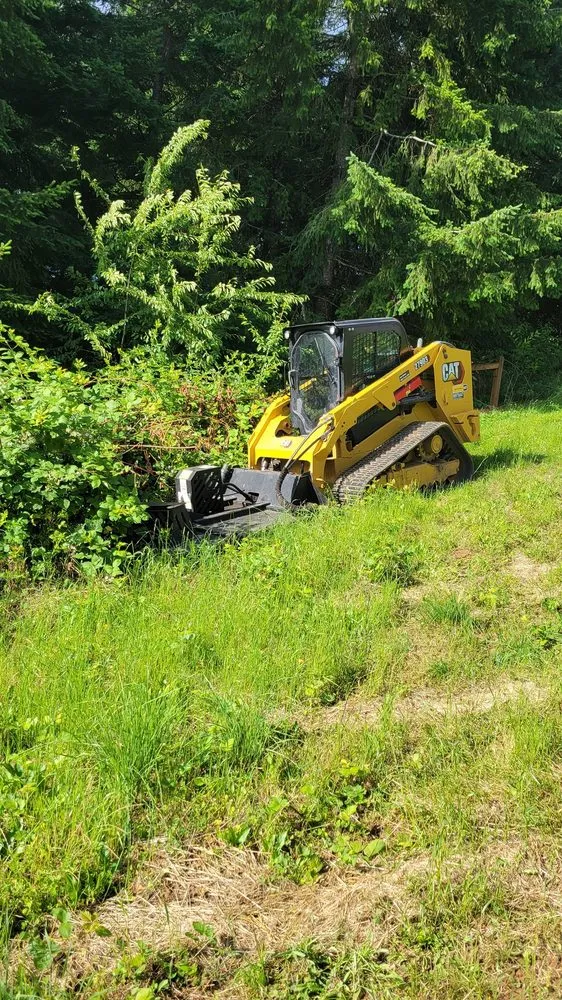 Custom lawn care service experts serving Dayton, OR - West Coast Land Renewal