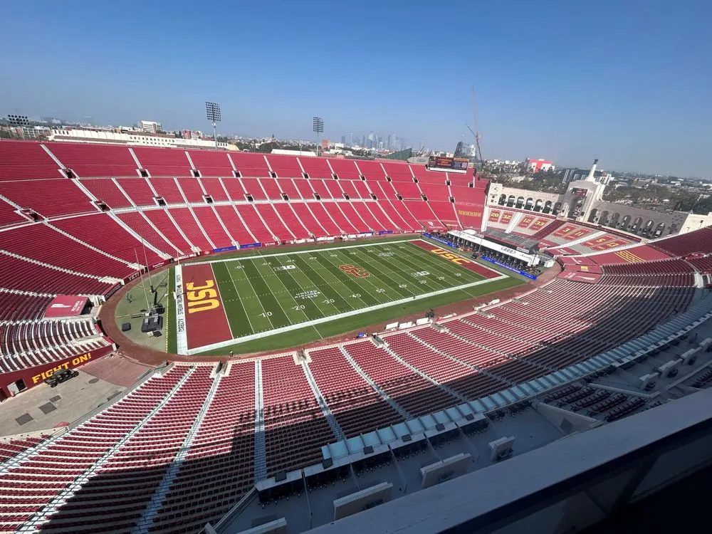 Expert garden landscaping experts serving Palm Desert, CA - West Coast Turf