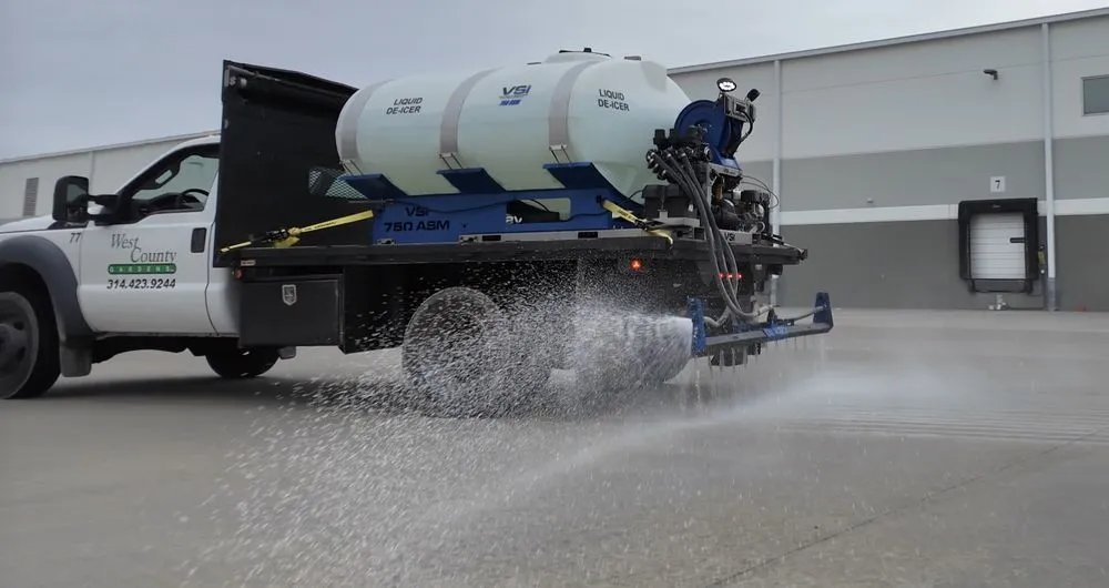 Professional residential landscaping in Saint Louis, MO by West County Gardens Inc