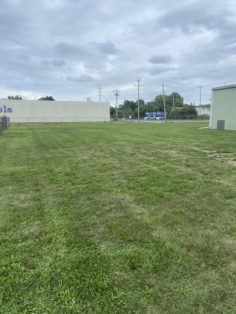 Expert yard maintenance with custom design in Rock Island, IL by West Lawn Care