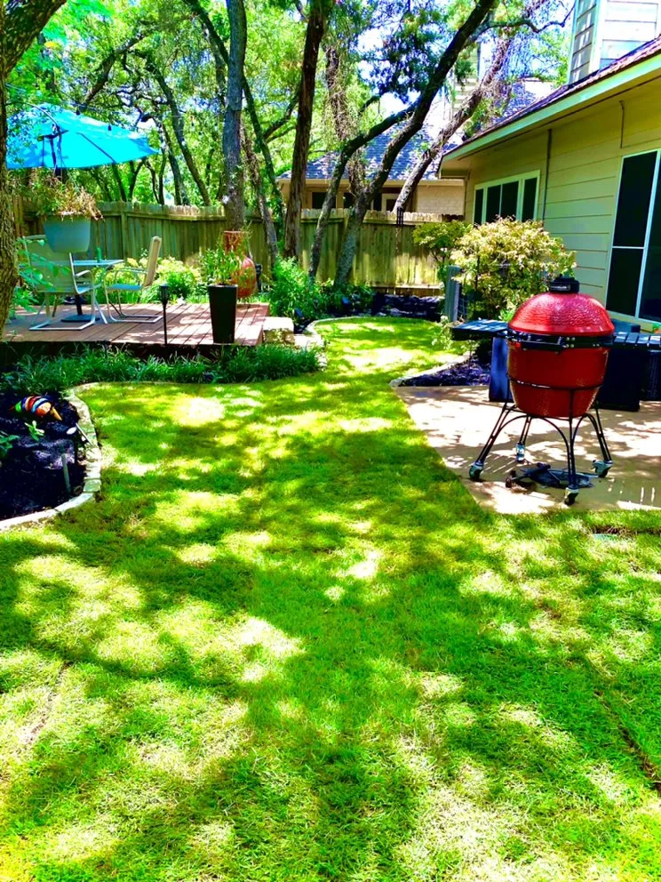 Expert landscaping services in Lakeway, TX by West Pro Lawns