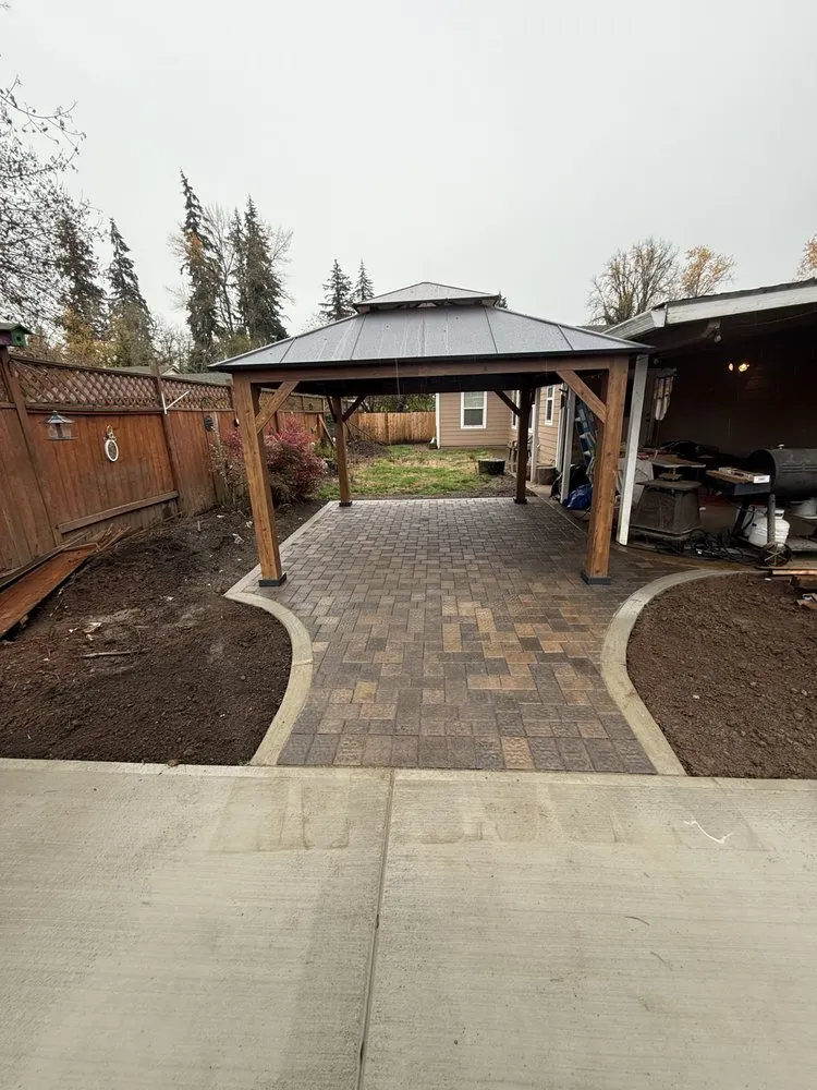 Local outdoor landscaping for homes in Portland, OR by West Stone Pavers