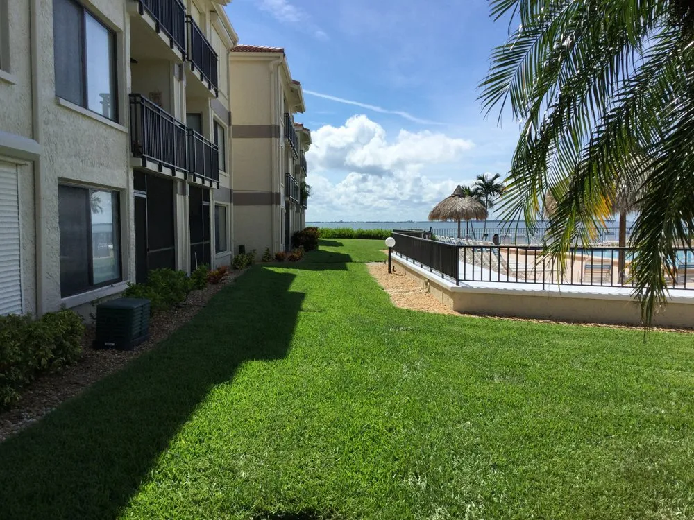 Top-rated outdoor landscaping in Palmetto, FL by Westcoast Landscape & Lawns