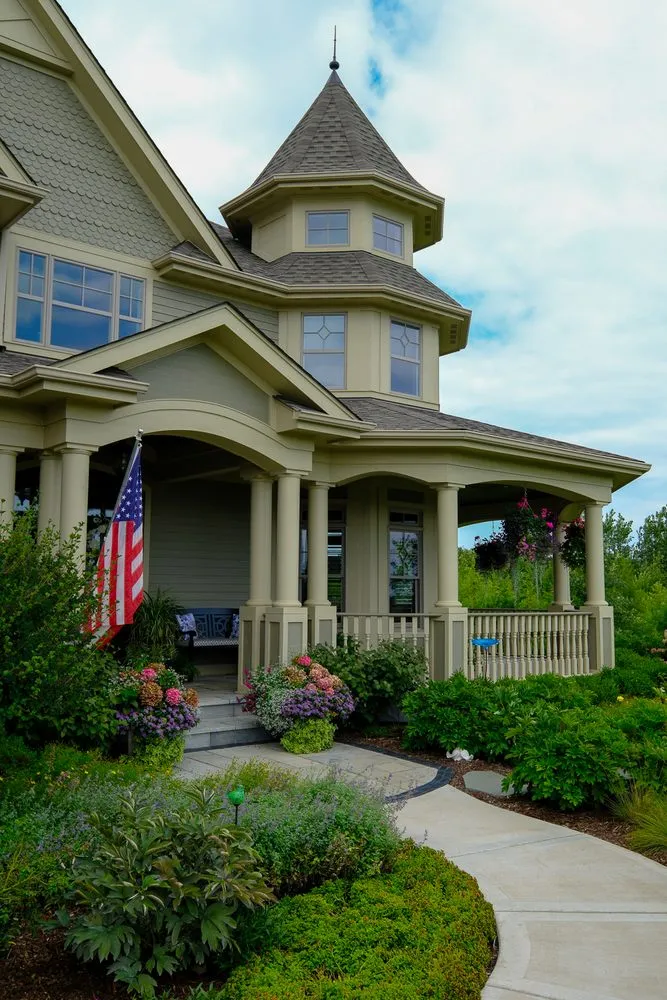 Expert yard maintenance in Naperville, IL - Western Dupage Landscaping