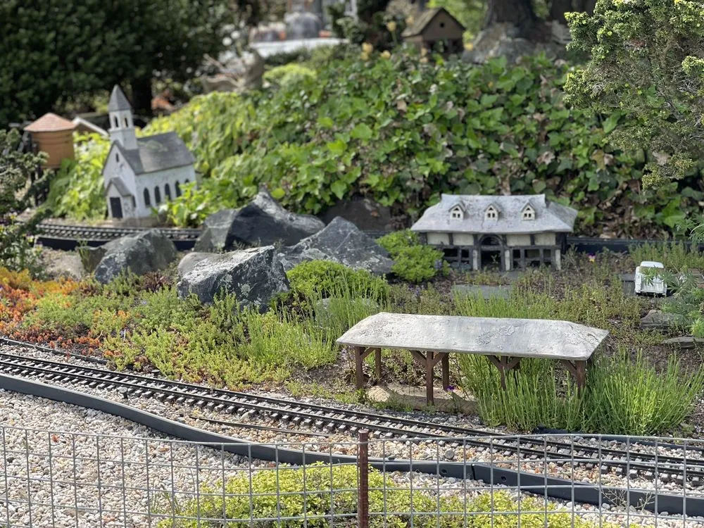 Professional yard maintenance experts serving Hopkinton, MA - Weston Nurseries of Hopkinton