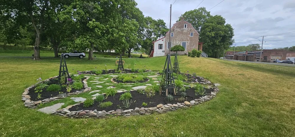 Professional lawn mowing service in Cohoes, NY - WhaChaNeed