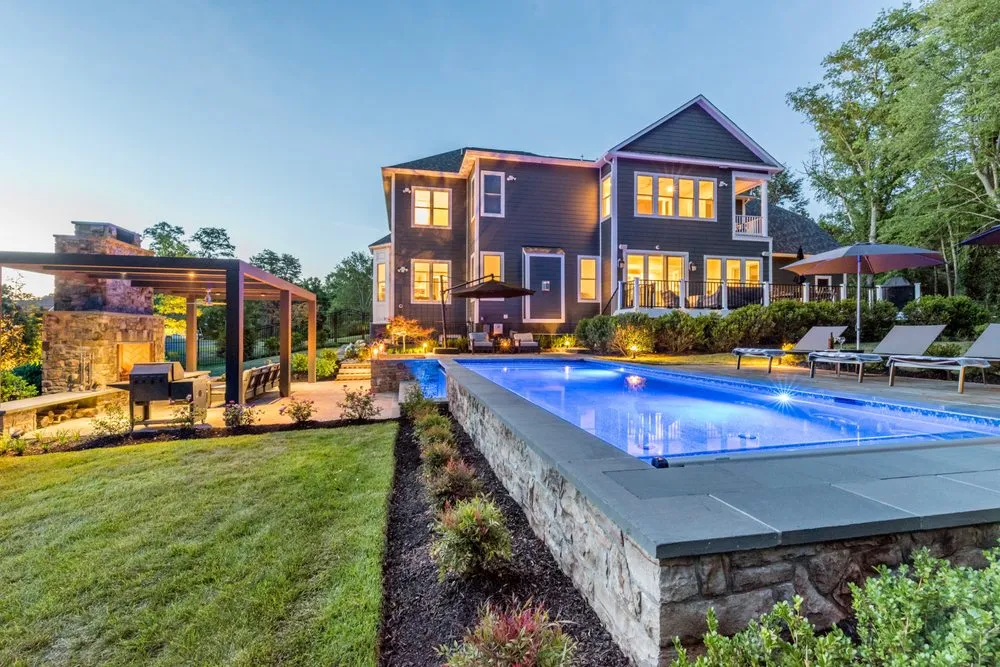 Expert yard cleanup service in Vienna, VA - Wheat's Landscape