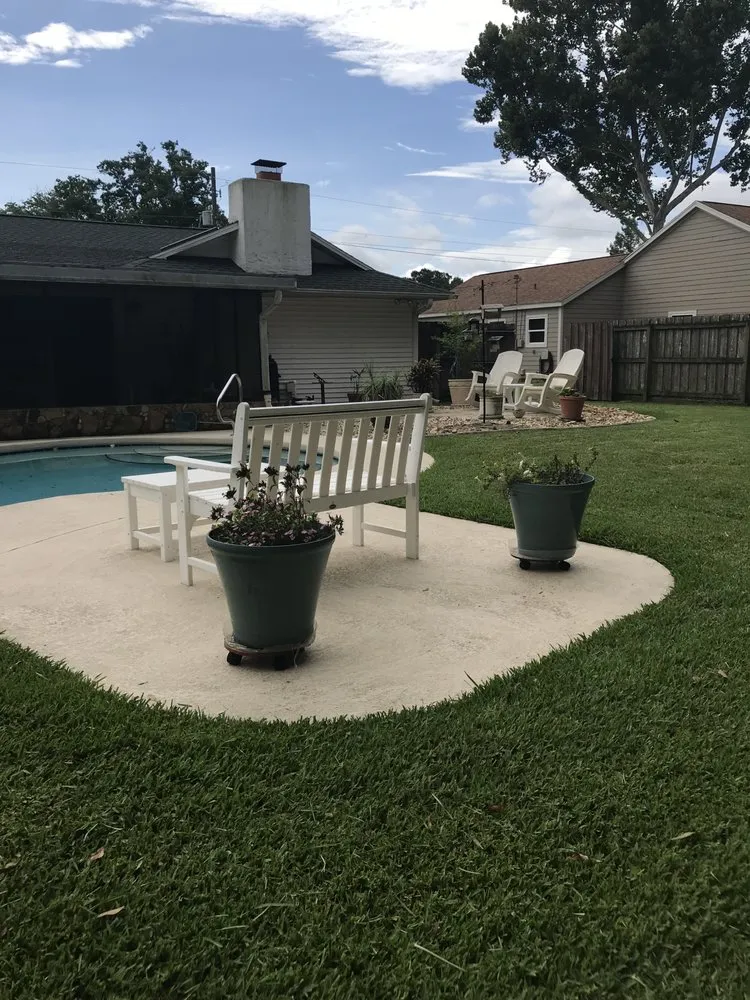 Custom landscape installation in Ocala, FL by Whip It Clean