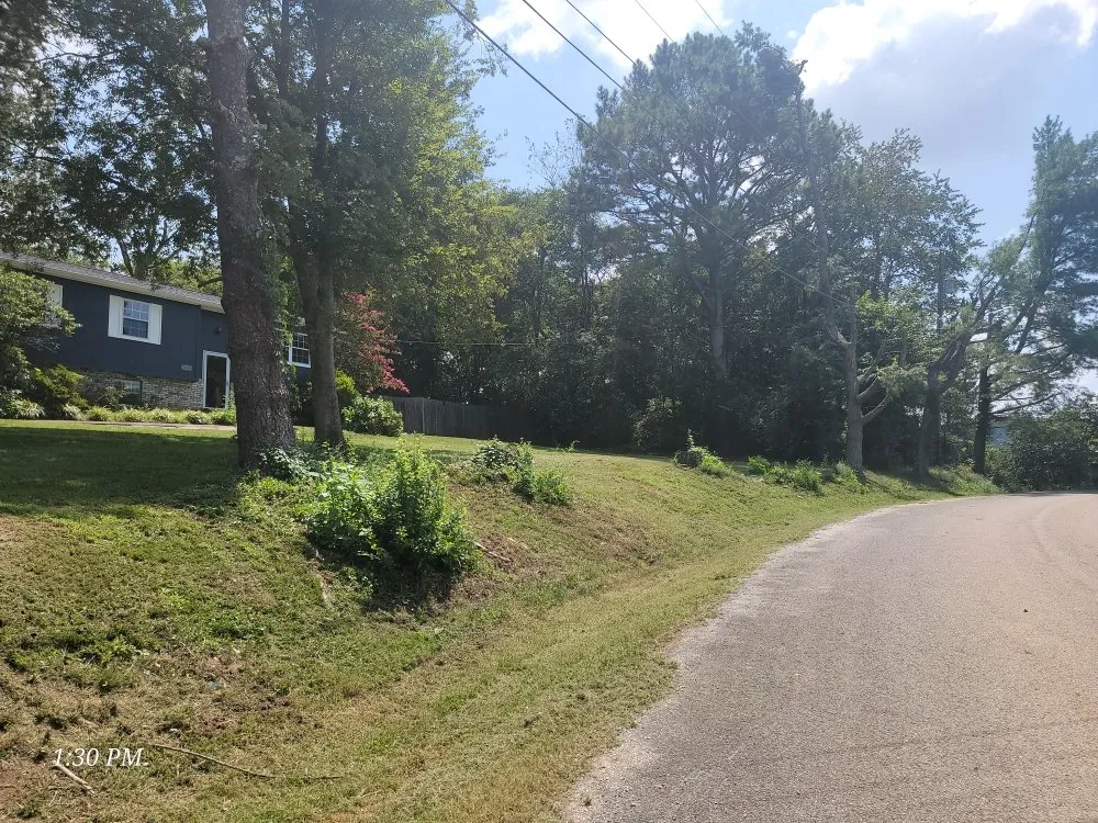 Local residential landscaping for homes in Kodak, TN by Whip n Clip