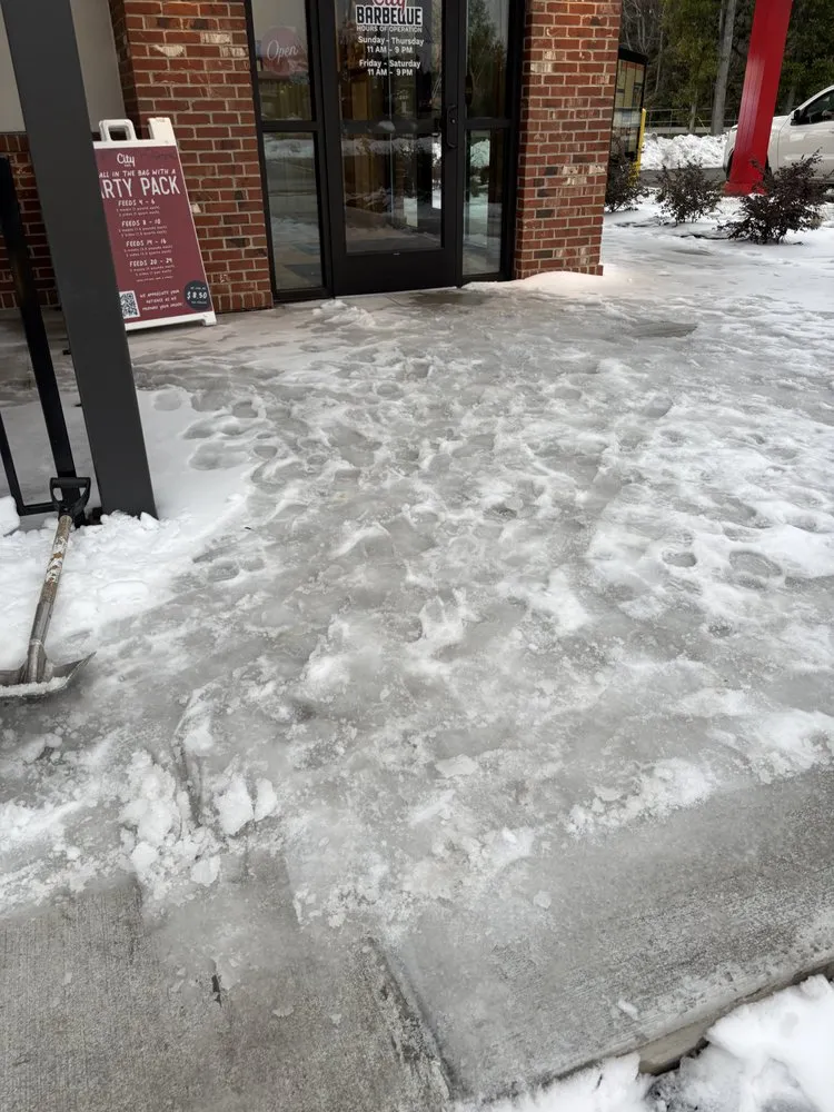 Trusted lawn care service in Wilmington, NC - Whiskey Creek Fence & Maintenance