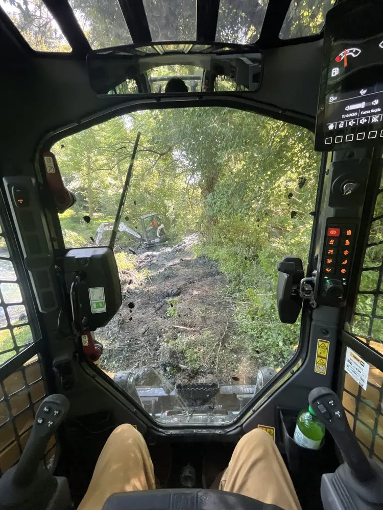 Professional garden landscaping in Fairview Heights, IL by White Excavating & Landscaping